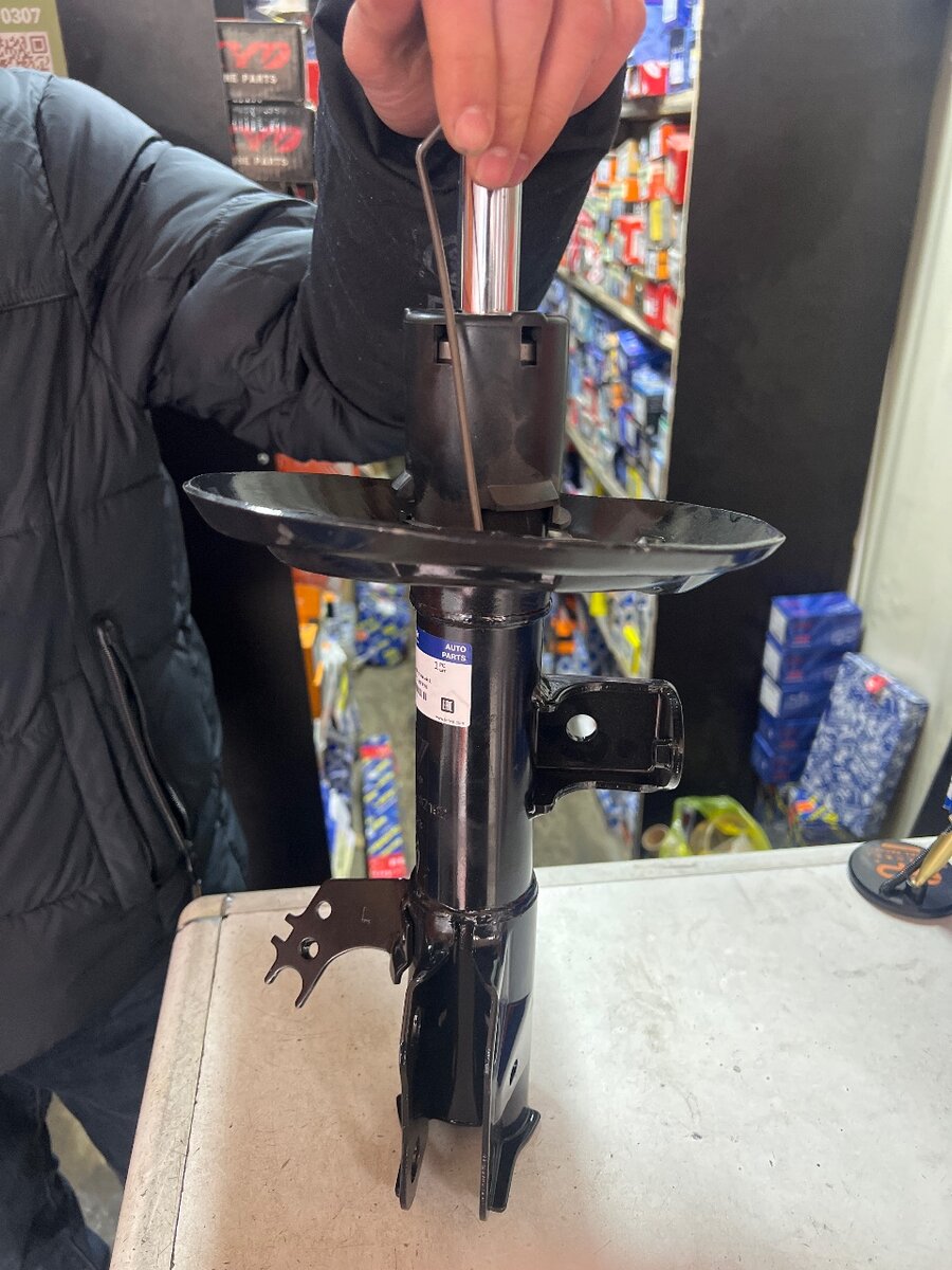 Амортизатор передний