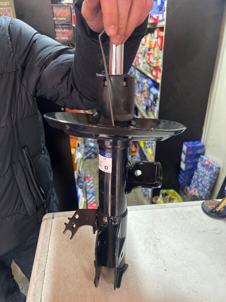 Амортизатор передний