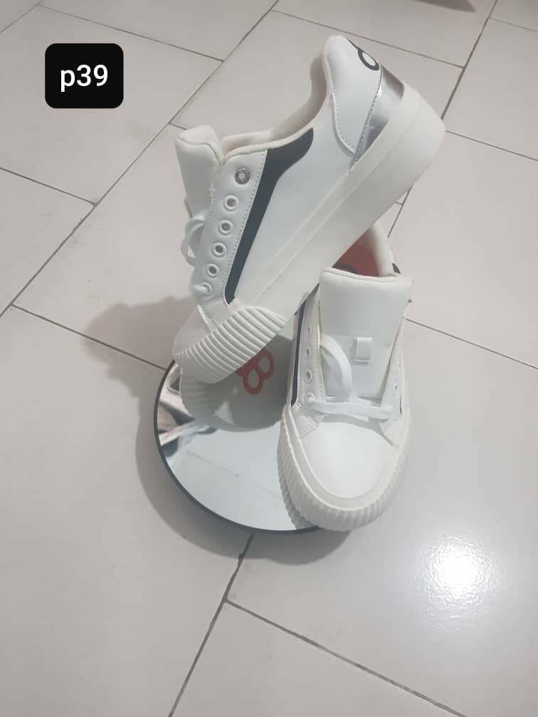 Baskets blanches élégantes