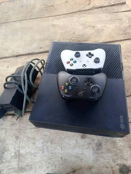 Console Xbox avec Manettes