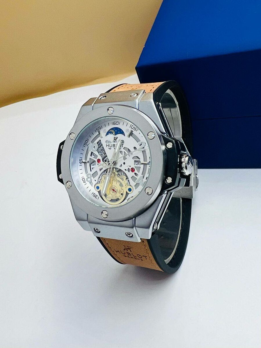 Montre de luxe disponible ici