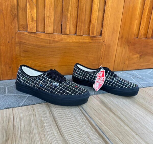 Vans authentic