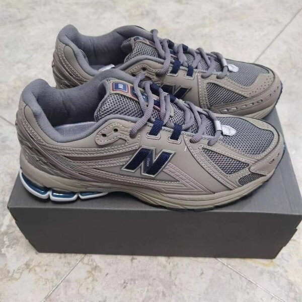 New balance sneaker