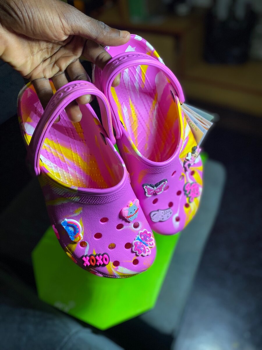 Classic marble crocs