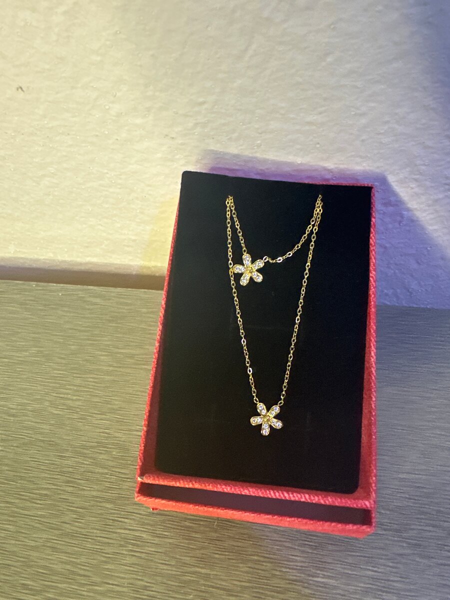 Collier élégant avec pendentif