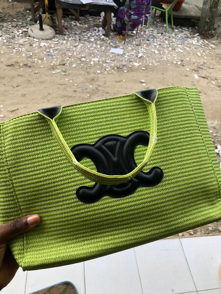 Sac à main en osier vert élégant