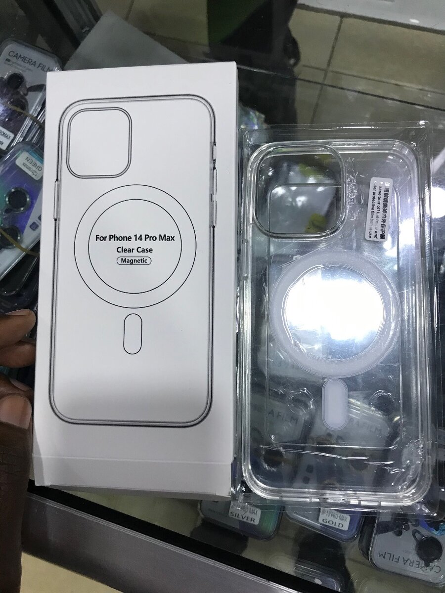 phone cases (clear MagSafe)