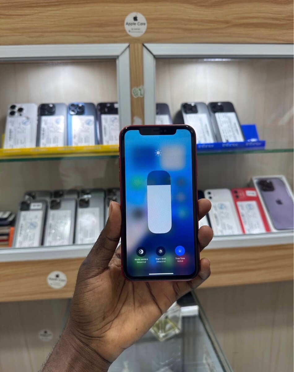 iPhone 11 rouge 64GB