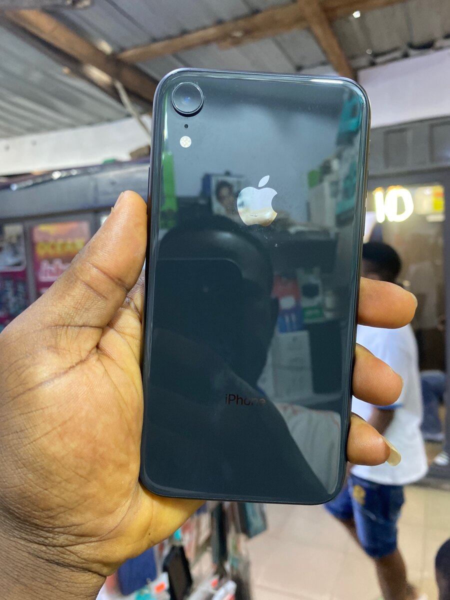 iPhone XR 64 gig