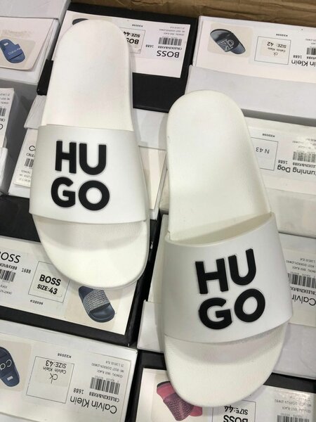 Claquettes HUGO confortables