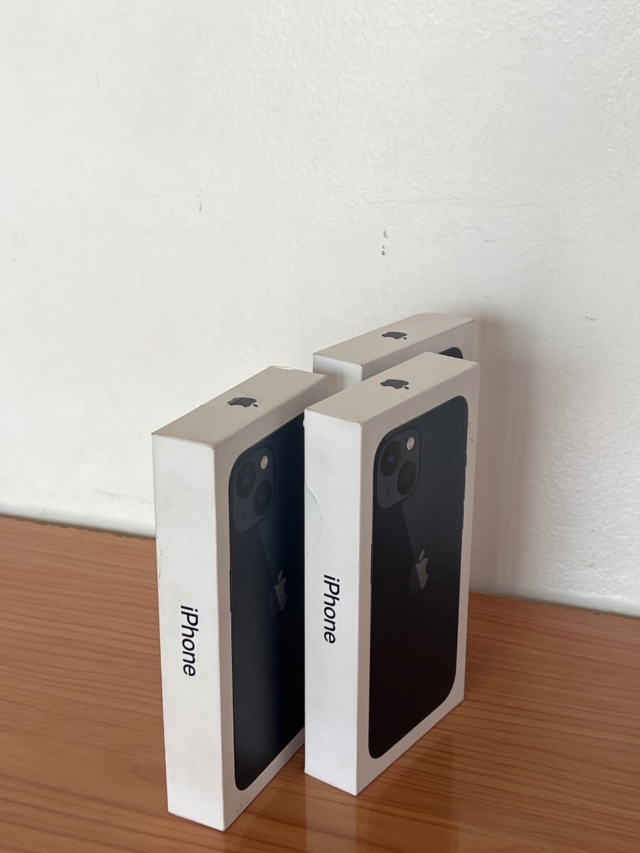 iPhone 13 128gig locked