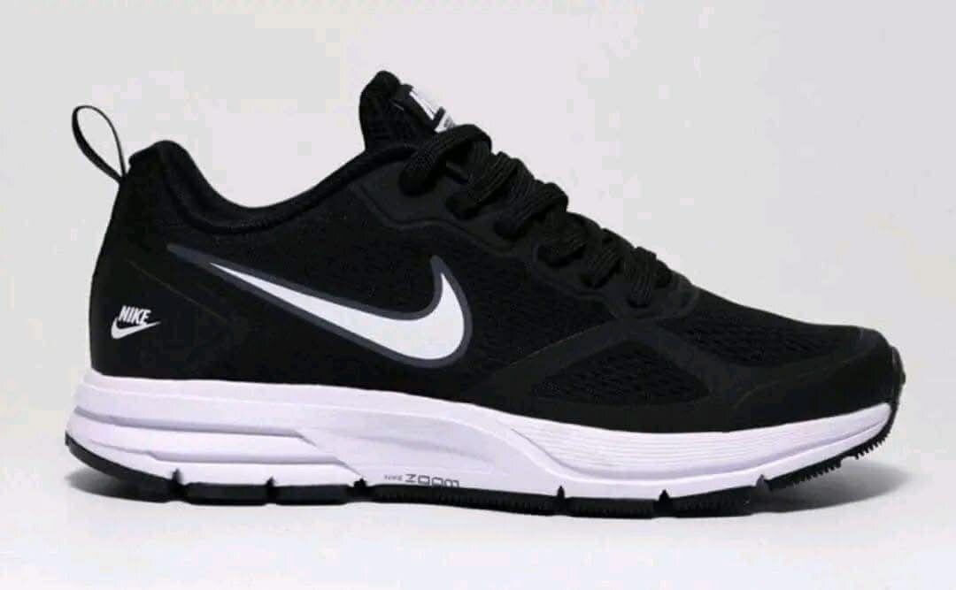 Chaussures de sport noires