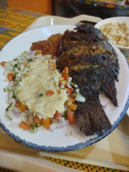 Poisson fris + attieké