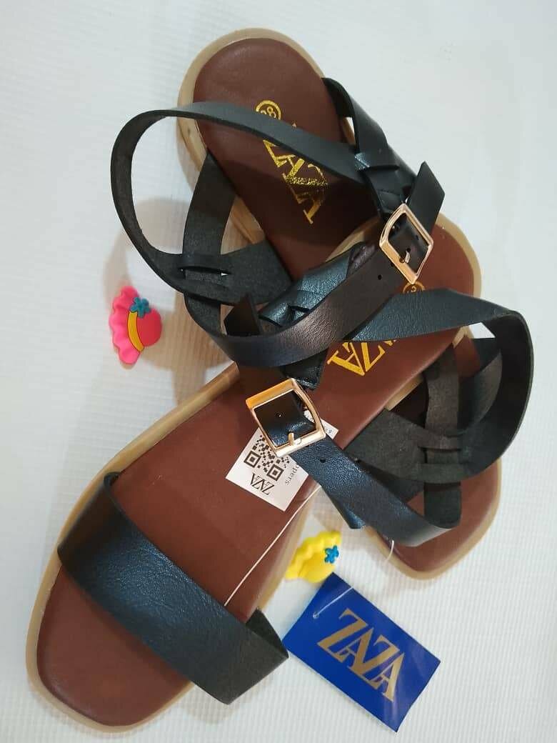 Sandale plate fermée