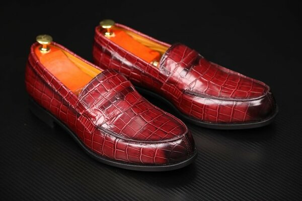 Bottes, rouges, motif à carreaux