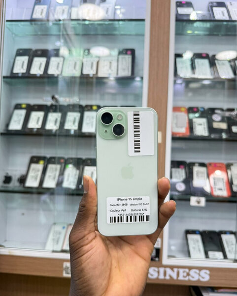 iPhone 15 Simple Vert 256GB