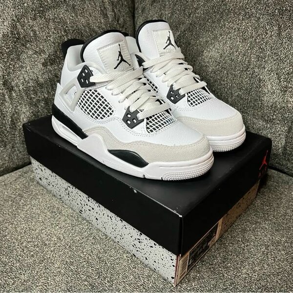 Baskets Air Retro 4 Classiques