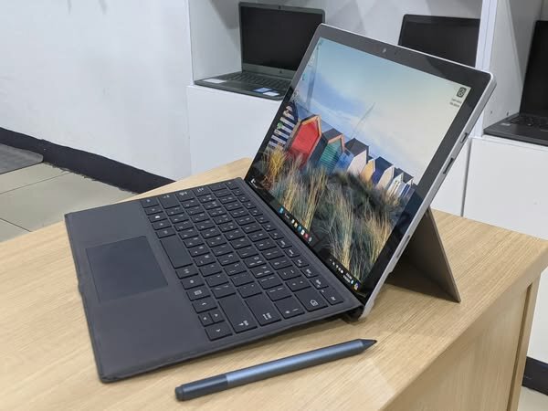 𝗠𝗶𝗰𝗿𝗼𝘀𝗼𝗳𝘁 𝗦𝘂𝗿𝗳𝗮𝗰𝗲 𝗣𝗿𝗼 𝟲  