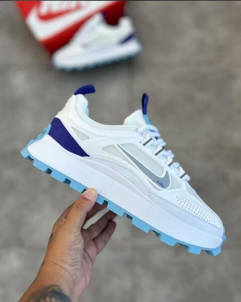 Baskets sport hommes modernes