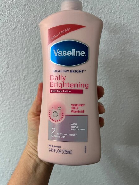 Vaseline Daily Brightening Even Tone Lotion 725ml
