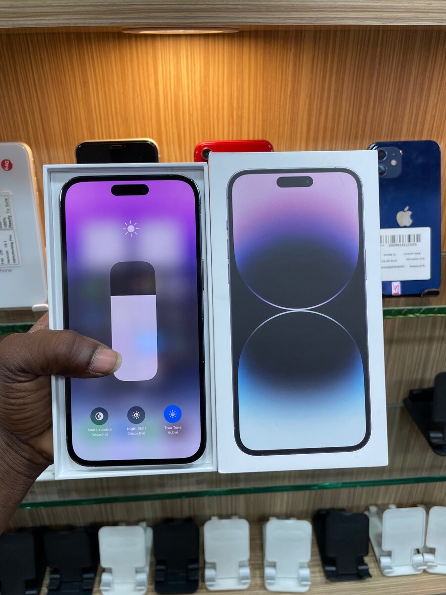 14 Pro Max 256Go avec carton