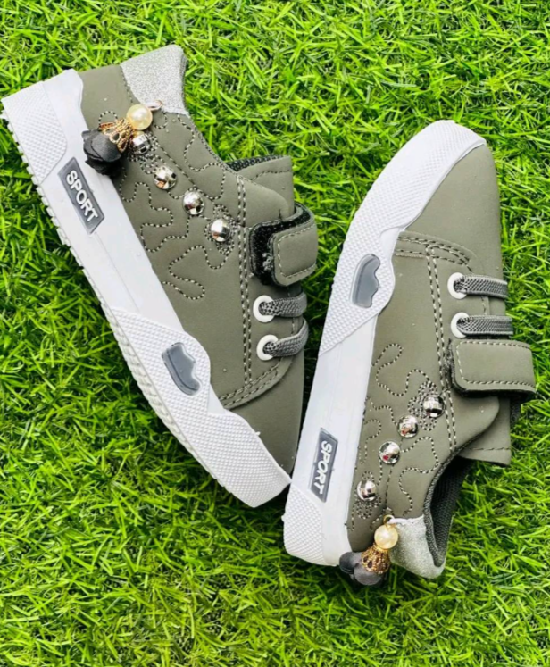Kids sneakers