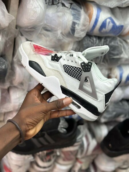 Jordan 4