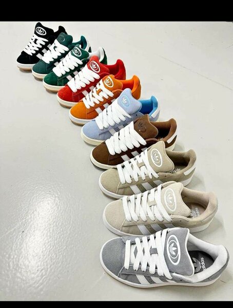 Baskets colorées à la mode