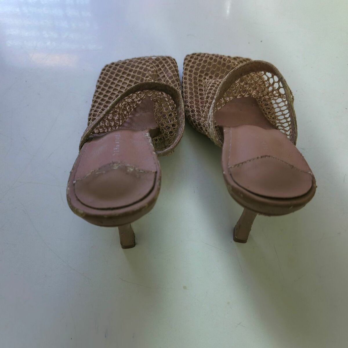 Mules à talons filet élégants
