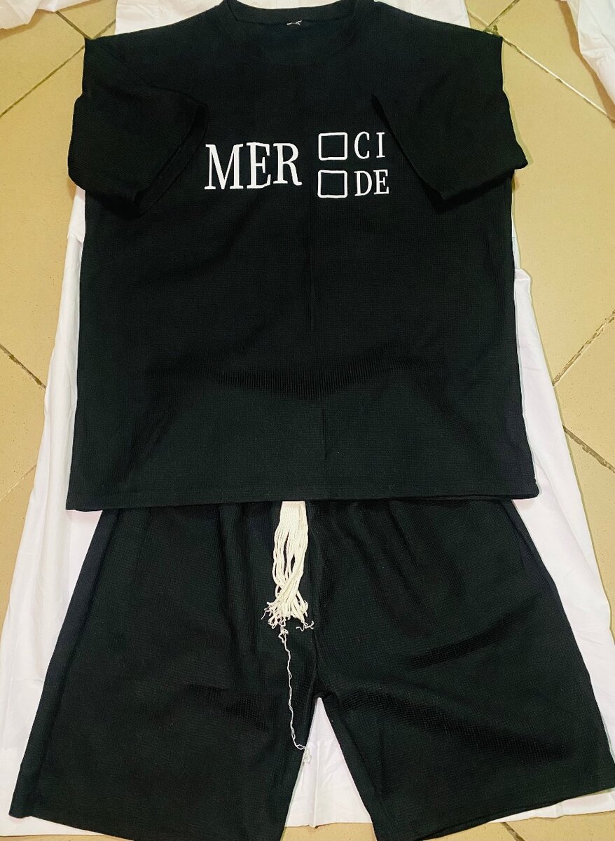 Ensemble T-shirt et Short Noir