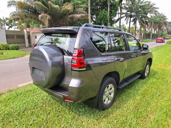 TOYOTA LAND CRUISER PRADO