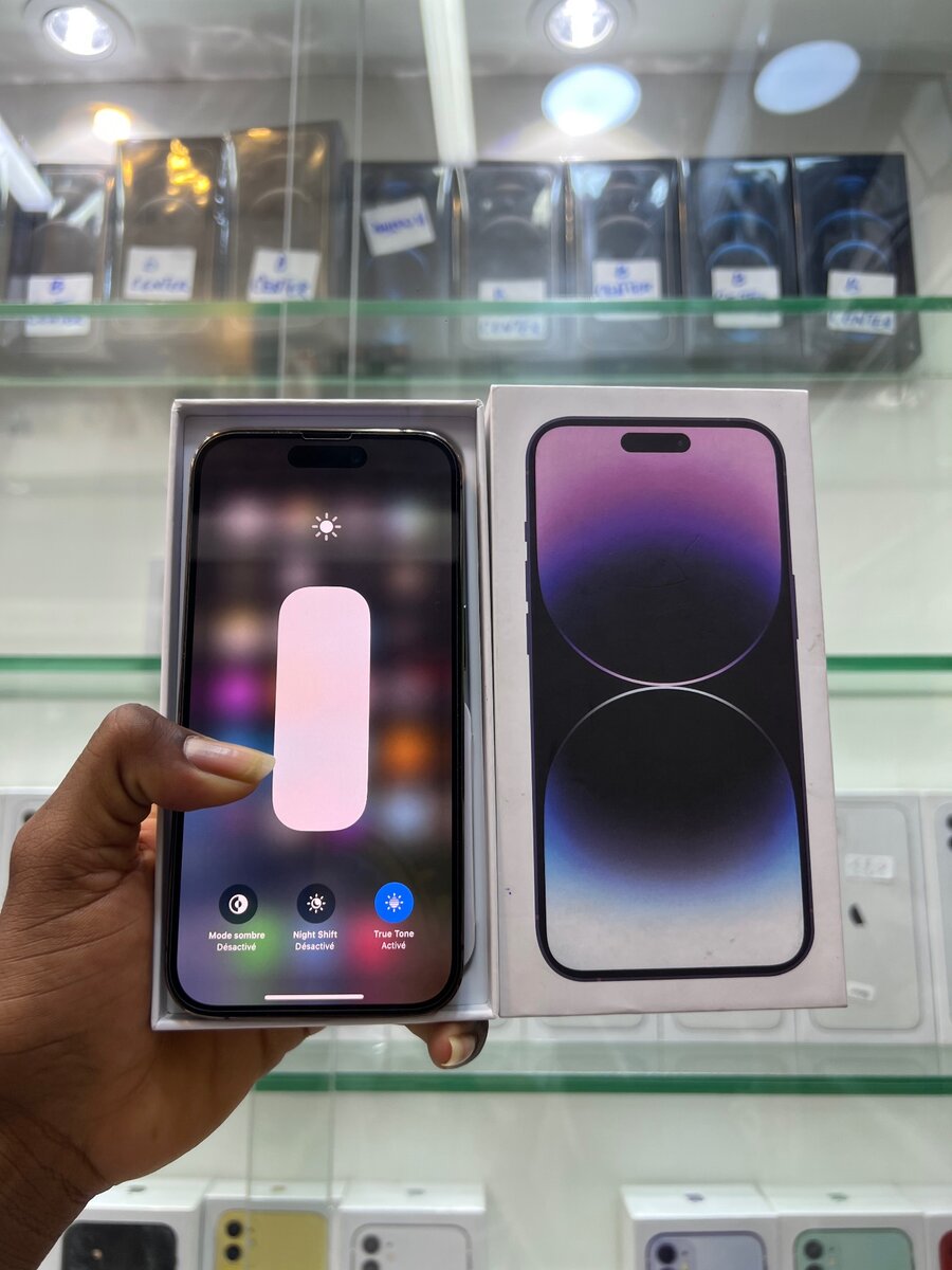 iPhone 14 pro 128 giga avec carton