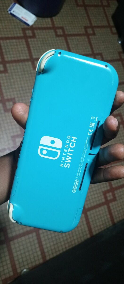 Nintendo Switch lite craqué avec plus de 12 jeu