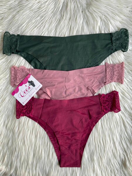 Strings et culottes pour femmes