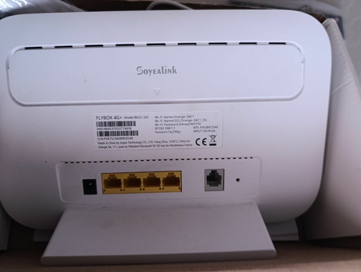 Flybox et combiné téléphone