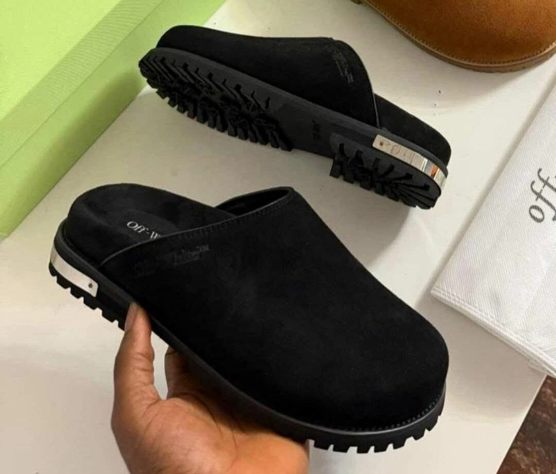 Mules en cuir cloutées pour hommes