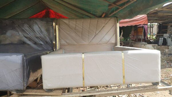 Lit capitonnée moderne 3 place