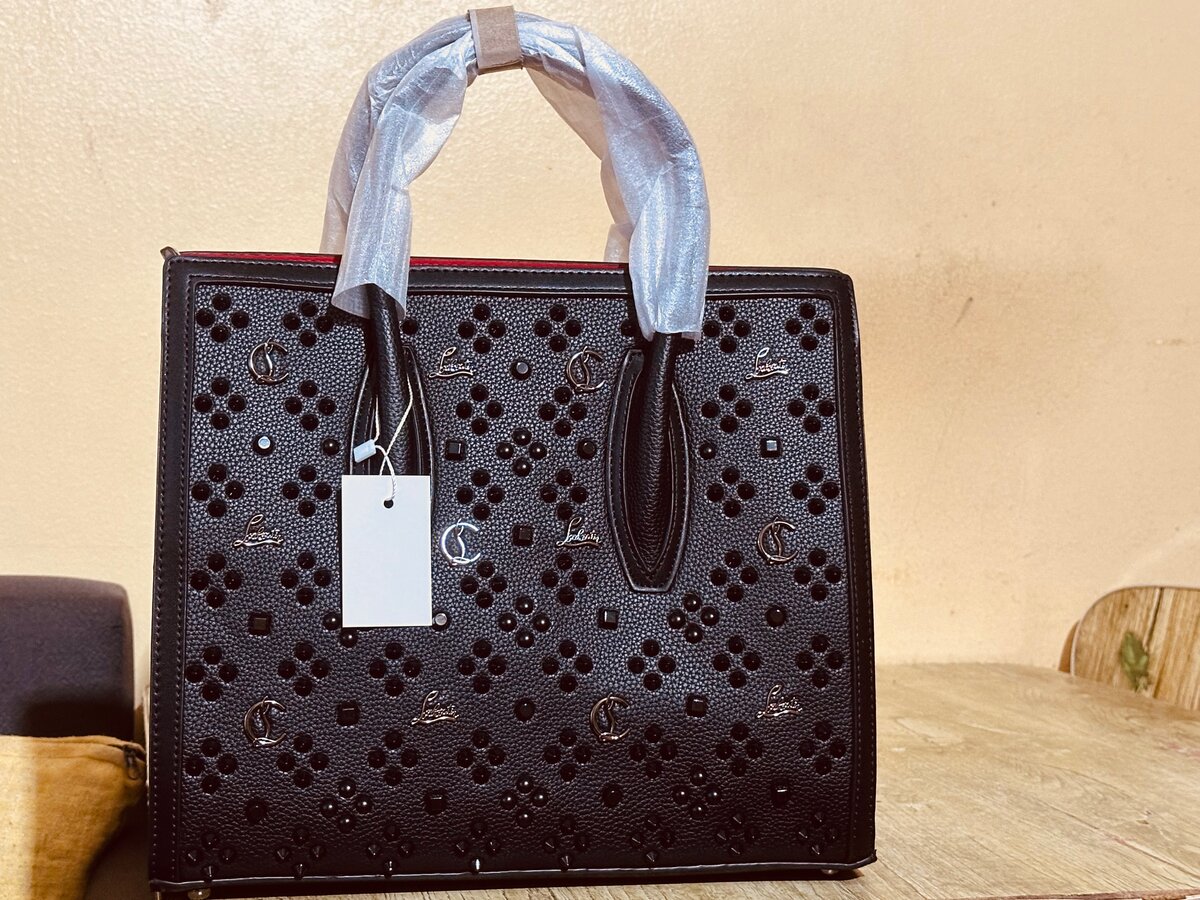 Sac à main louboutin