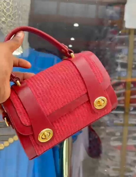 Sac à main en paille tressée