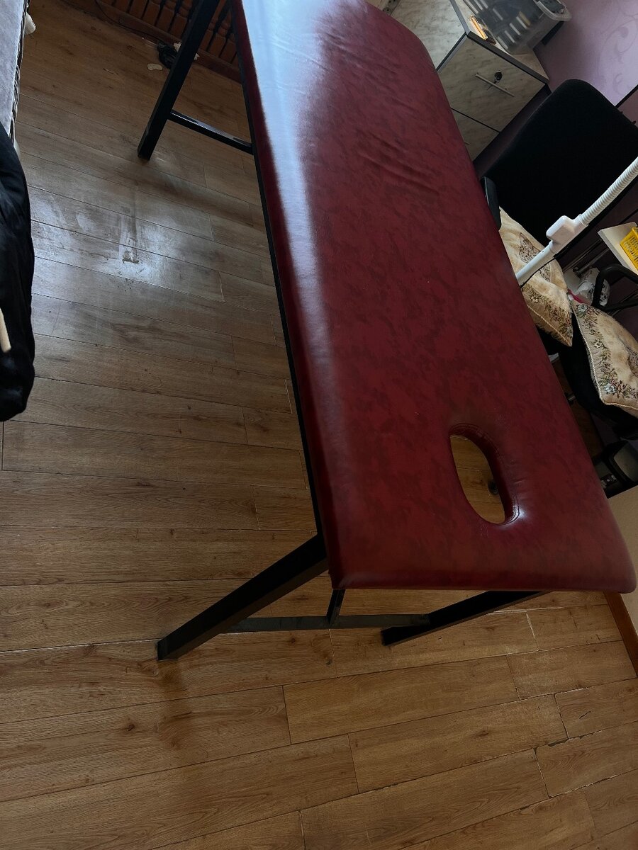 Кушетка массажная и шкаф