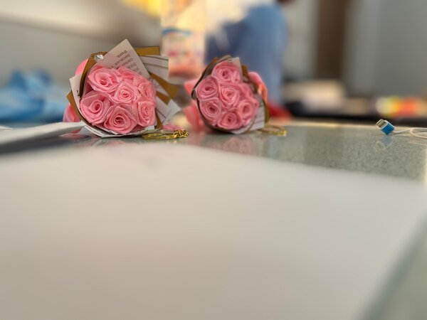 Porte-clés en bouquet rose