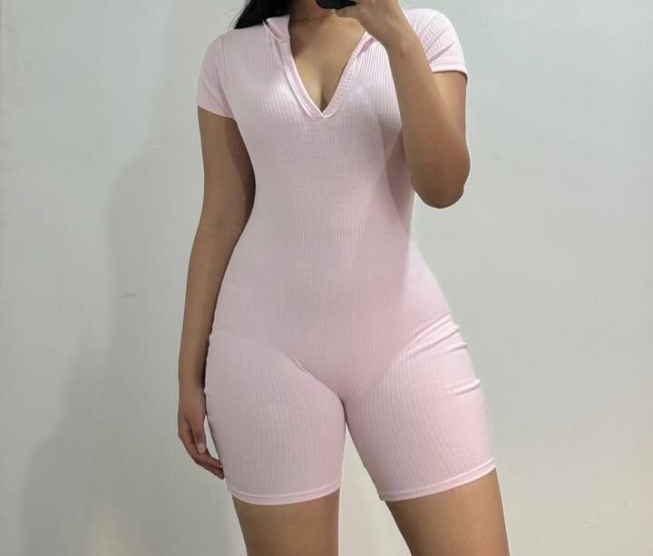 Combinaison courte moulante femme