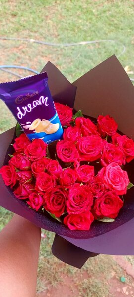 20 stemsRed Roses+Chocolate