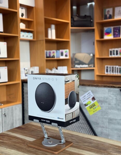 Onyx Studio 9 H/K