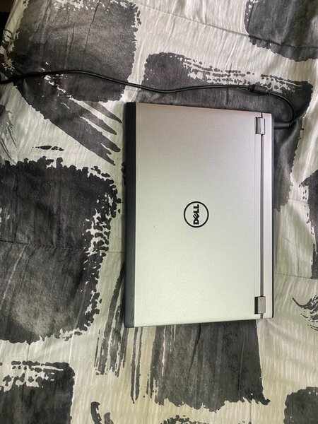 Dell Latitude 3330