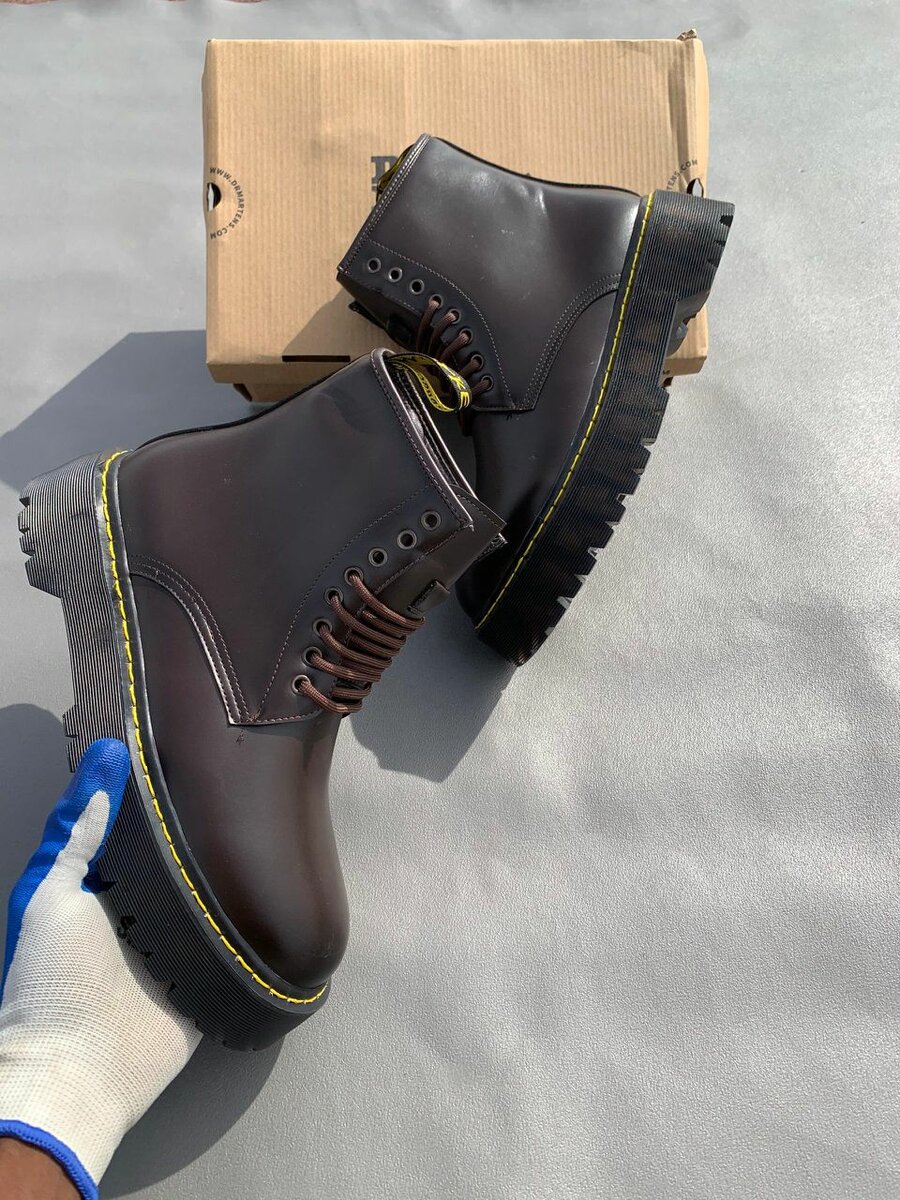 Bottes en cuir robustes