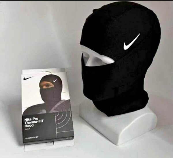 Nike Pro Therma-FIT Hood