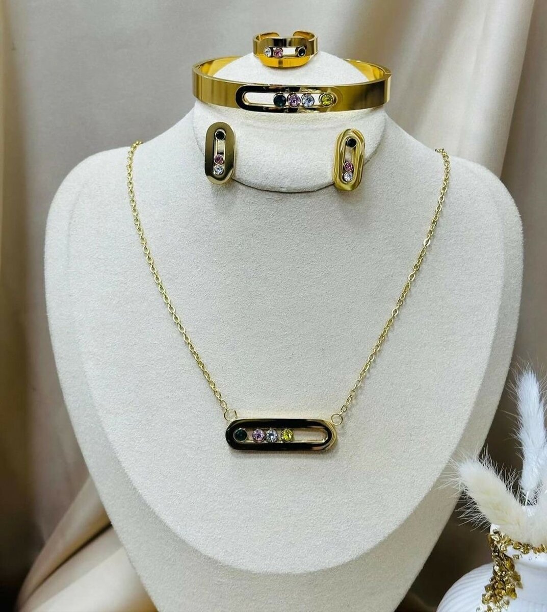 Ladies Necklace set
