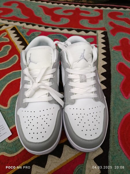 Jordan 1 low wolf grey