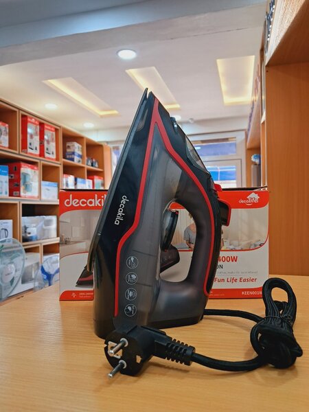 2000-2400w Steam iron by Decakila